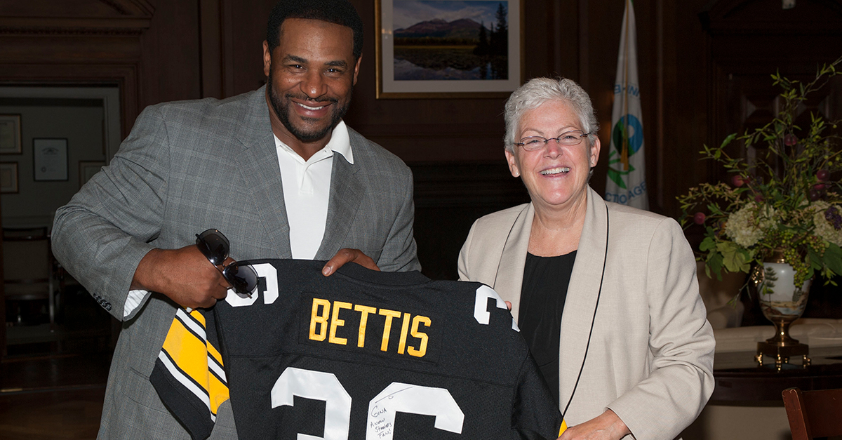 About – Jerome The Bus Bettis